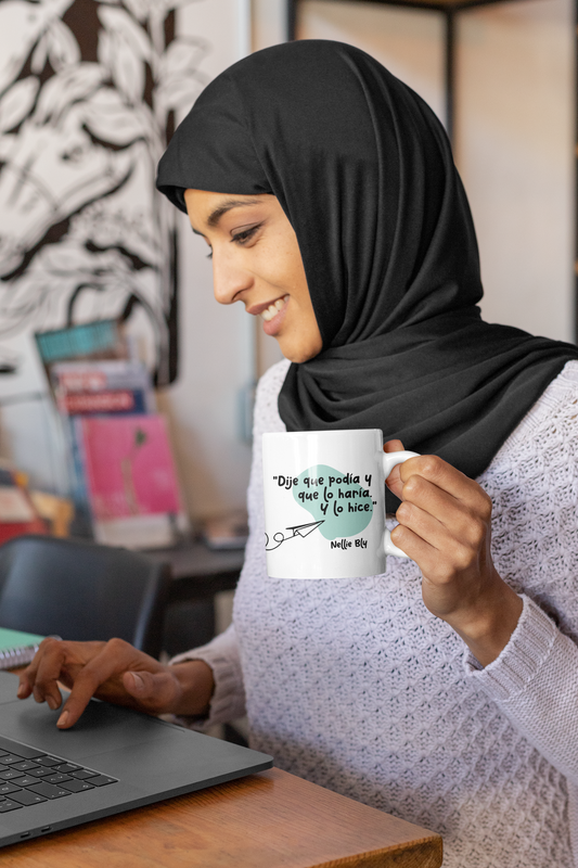 Taza con cita de Mellie Bly