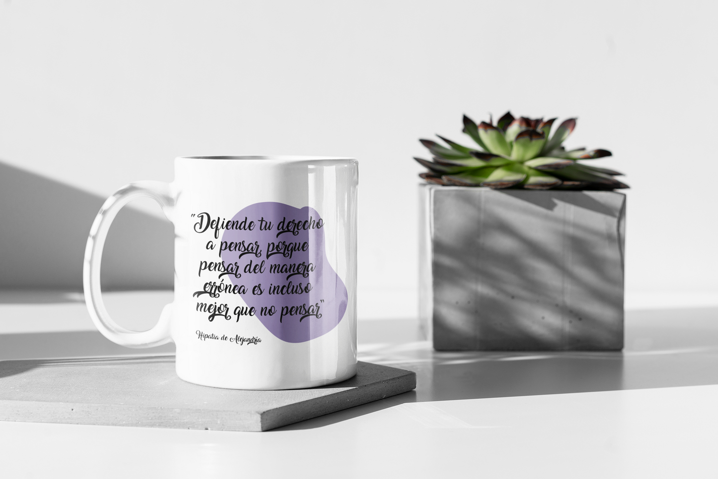 Taza con cita de Hipatia